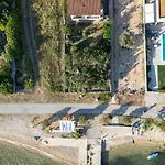 Beachfront Lostura Lejlighed *