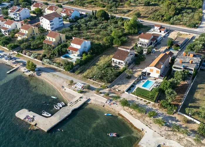 Beachfront Lostura * Turanj