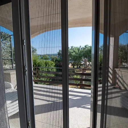 Beachfront Lostura Turanj