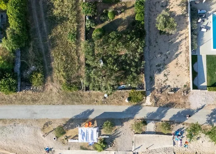 Beachfront Lostura 아파트 *